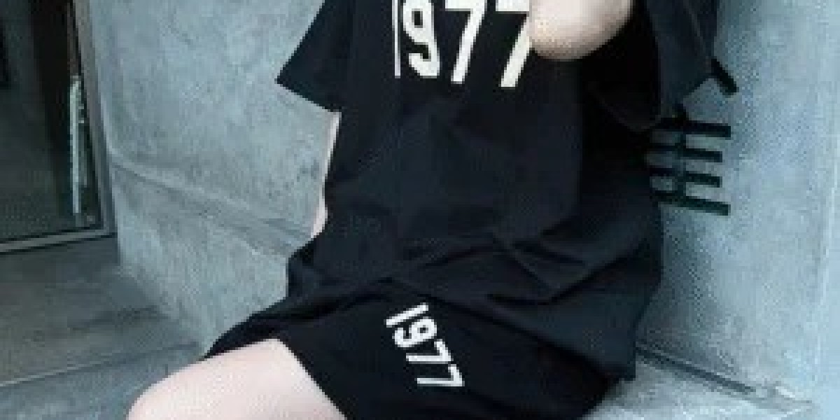 Exclusive Offer – 1977essentialshoodie Now Shipping Worldwide