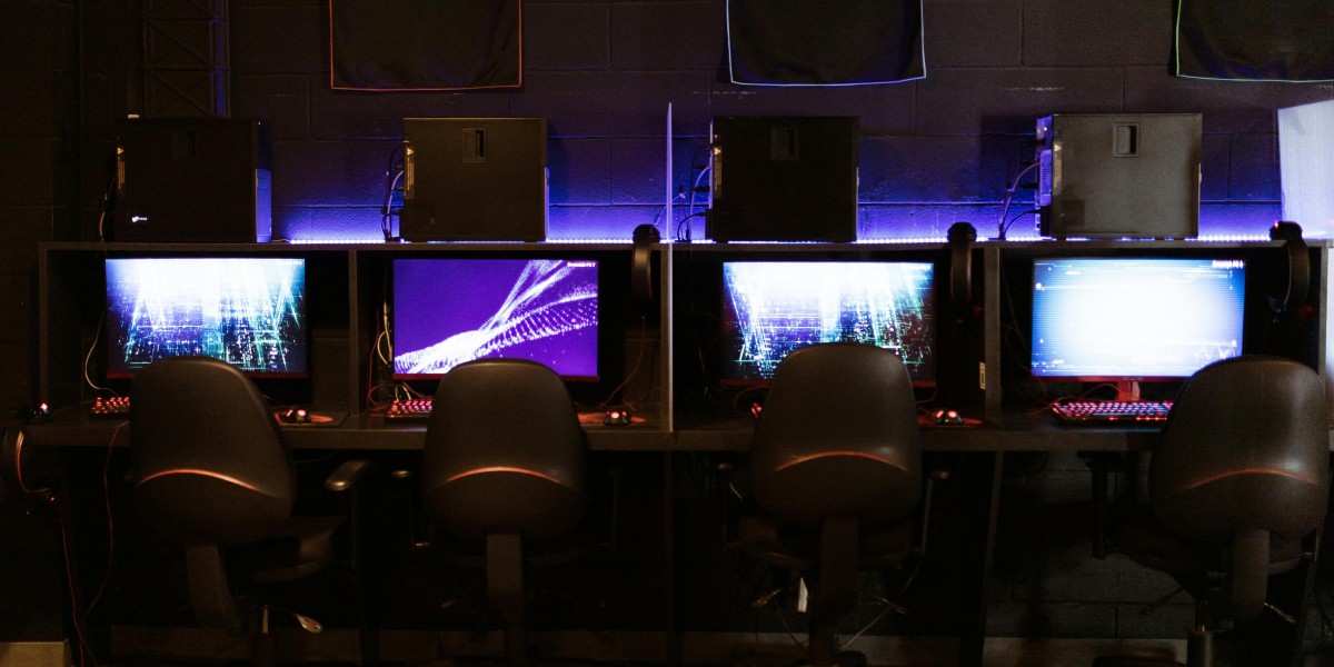 LED, LCD, and Curved Monitors in Pakistan – Prices & Buying Tips