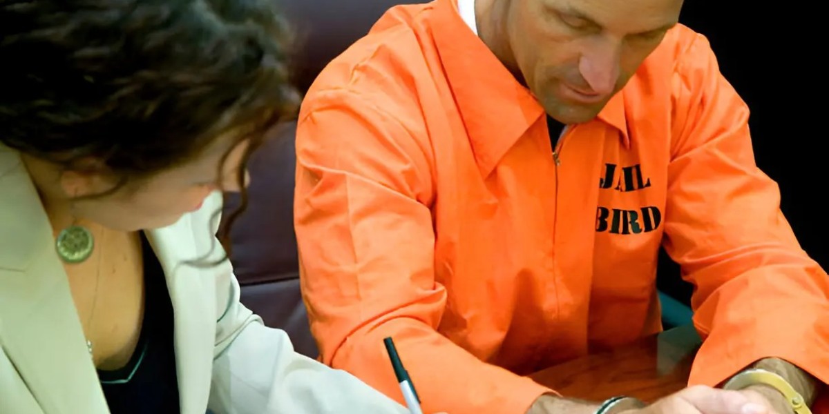 What It Feels Like to Reach Out to a Criminal Lawyer for the First Time