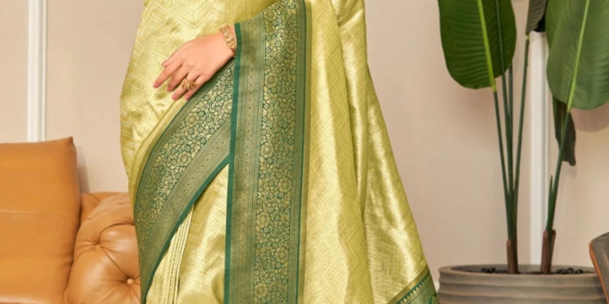 Linen Sarees: Effortless Elegance and Everyday Comfort with Gulbhahar