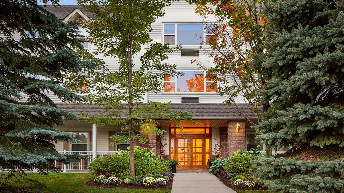 Retirement Homes Barrie, ON | Senior Care Centers & Apartments