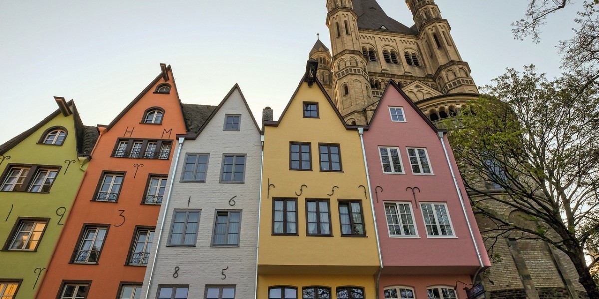 Atık Malzemelerden Yapılan çantaların üzerinde Roji