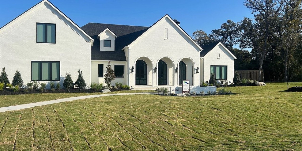 How to Find Outdoor Living Space Contractors Near Me & Top Expert Tips