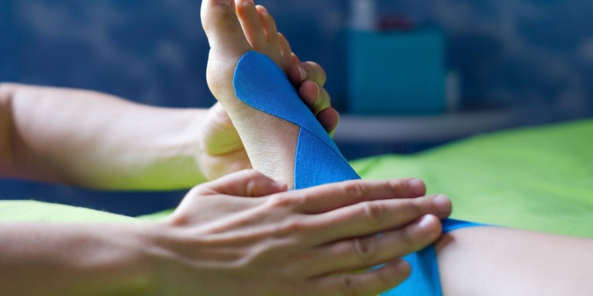 How sports physical therapy improves performance safely