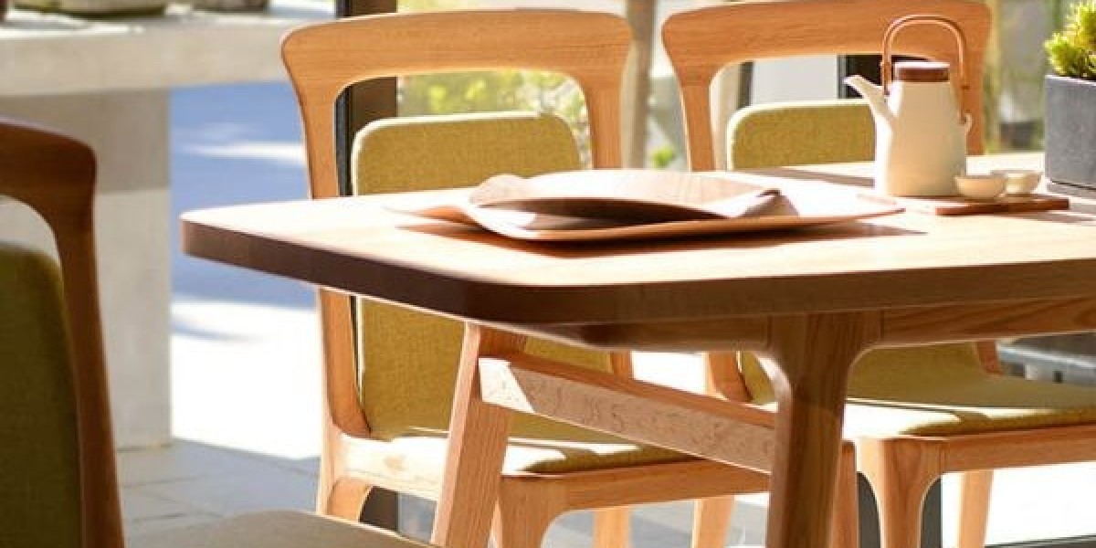 oak dining table: a warm harbor in the river of time