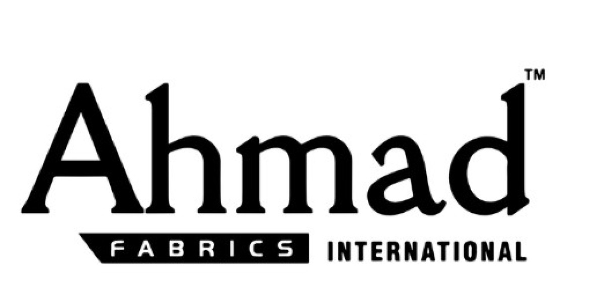 Best Time to Buy Summer Fabric in Pakistan